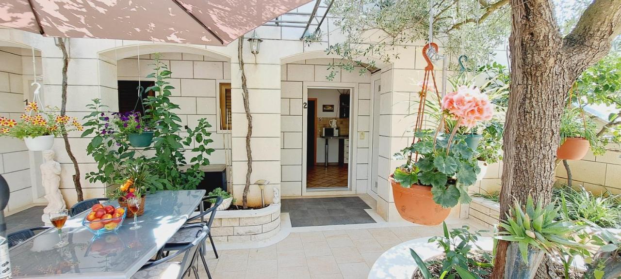 Apartments Darija & Pero Пучишча Экстерьер фото