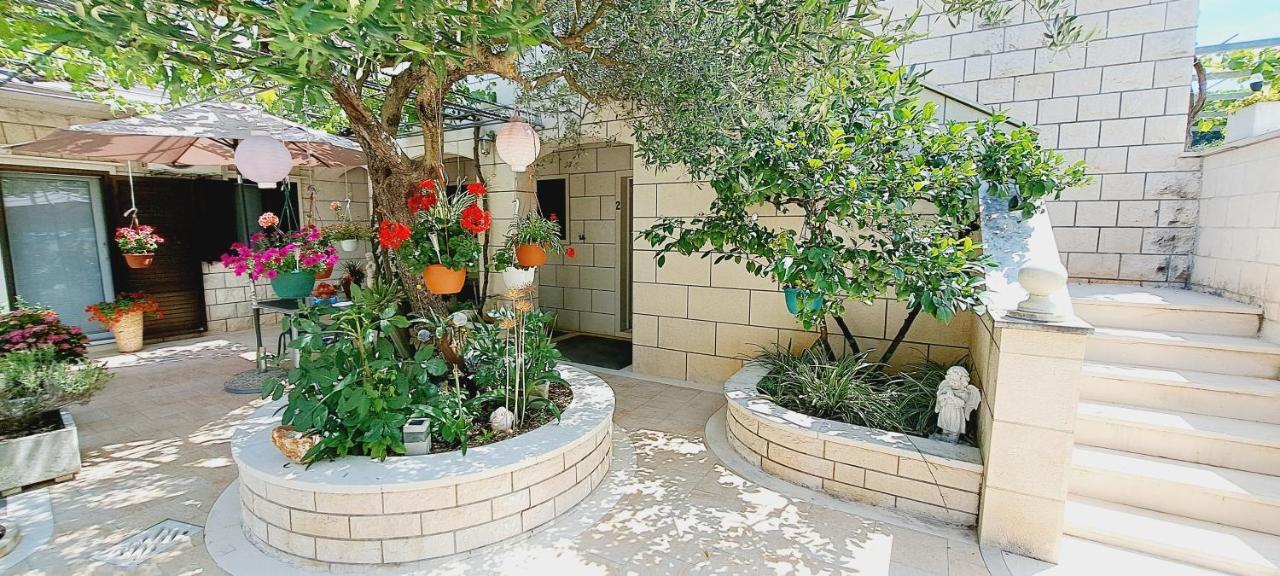 Apartments Darija & Pero Пучишча Экстерьер фото