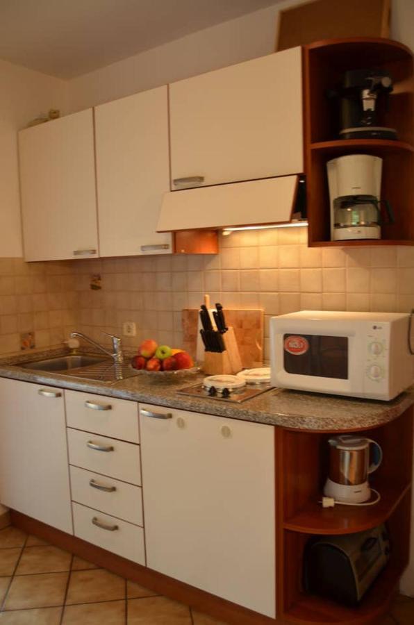 Apartments Darija & Pero Пучишча Экстерьер фото